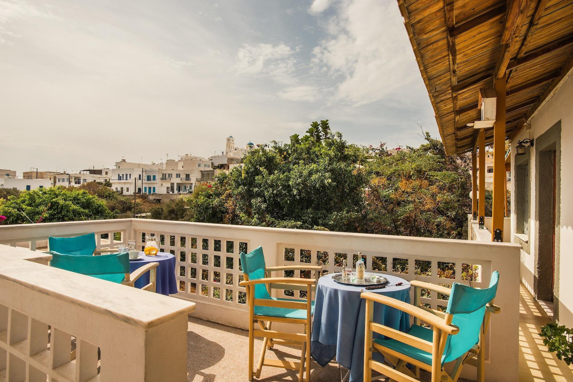 Semiramis Guesthouse Adamantas  Exterior photo