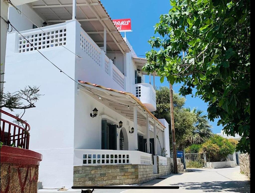 Semiramis Guesthouse Adamantas  Exterior photo