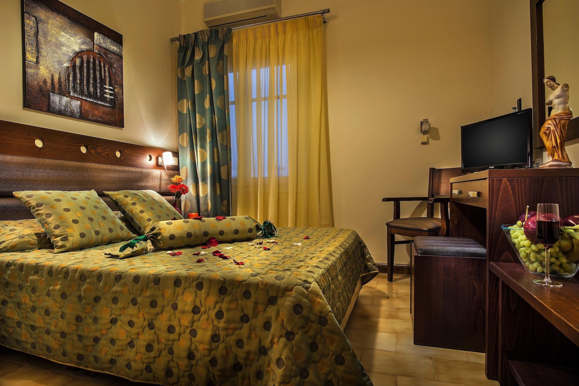 Semiramis Guesthouse Adamantas  Exterior photo