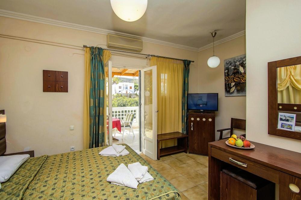 Semiramis Guesthouse Adamantas  Exterior photo