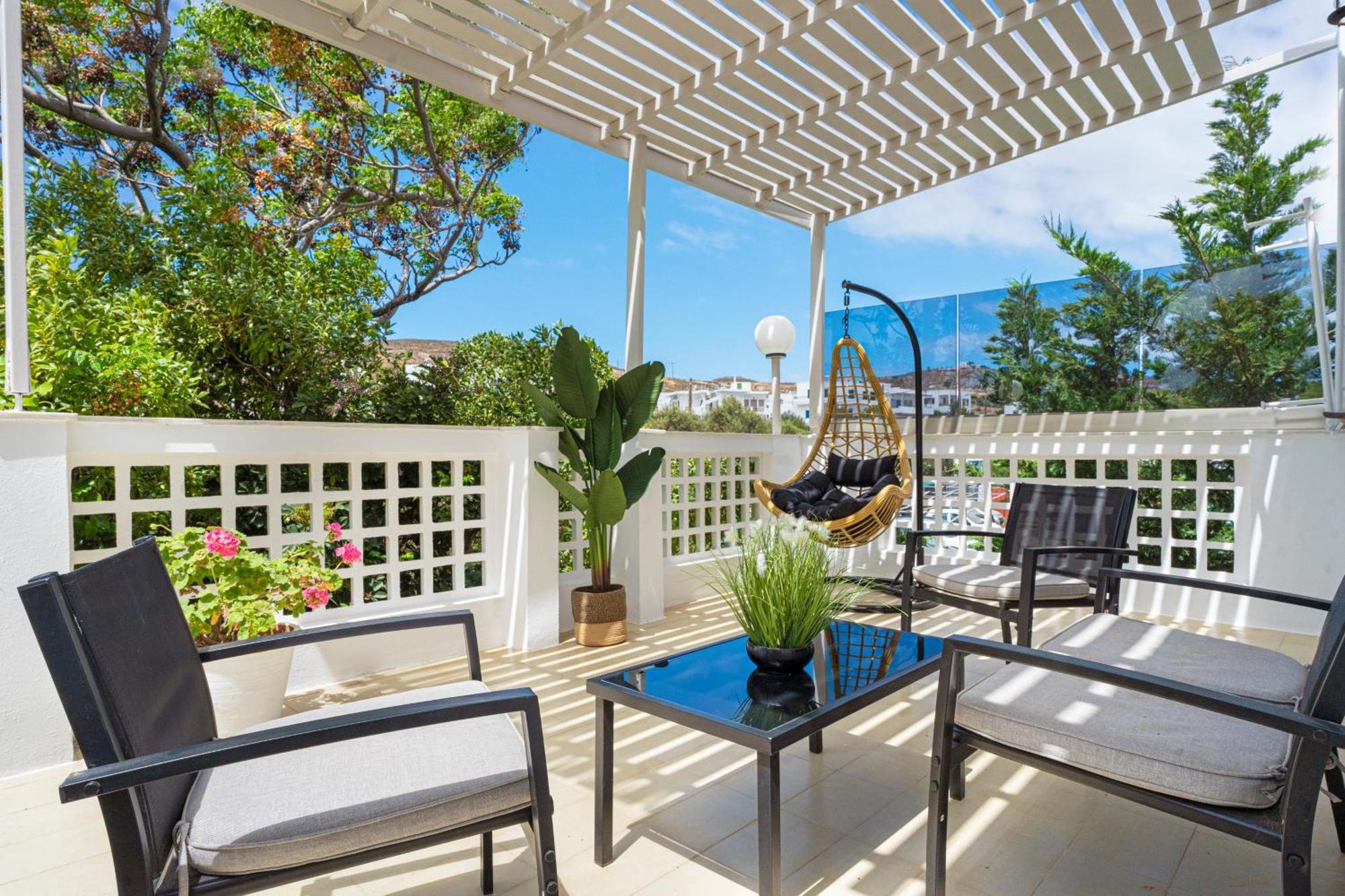 Semiramis Guesthouse Adamantas  Exterior photo