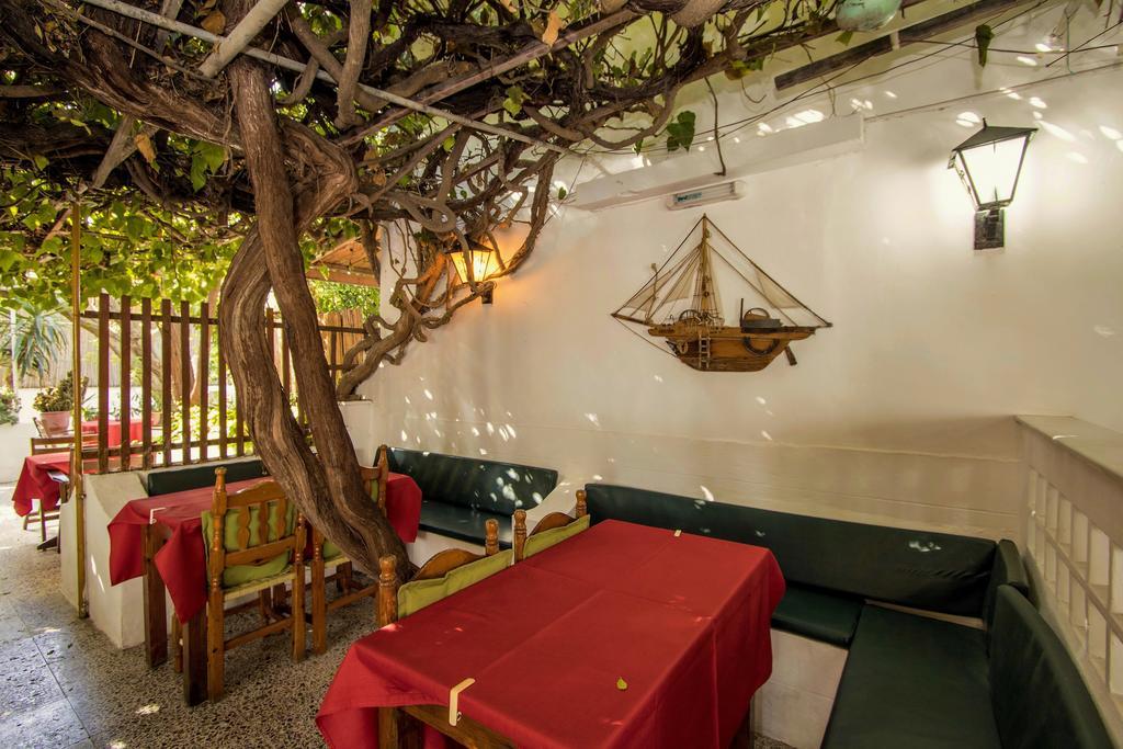 Semiramis Guesthouse Adamantas  Exterior photo
